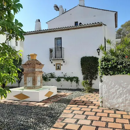 Benamara Gardens, With Pool, 100m From Near Marbella & Apartmán